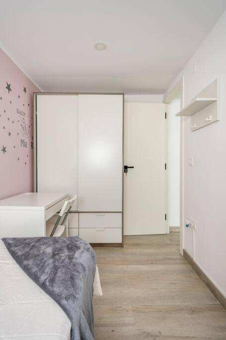 Habitaciones Bonitas Y Comodas L’Hospitalet de Llobregat Exterior foto